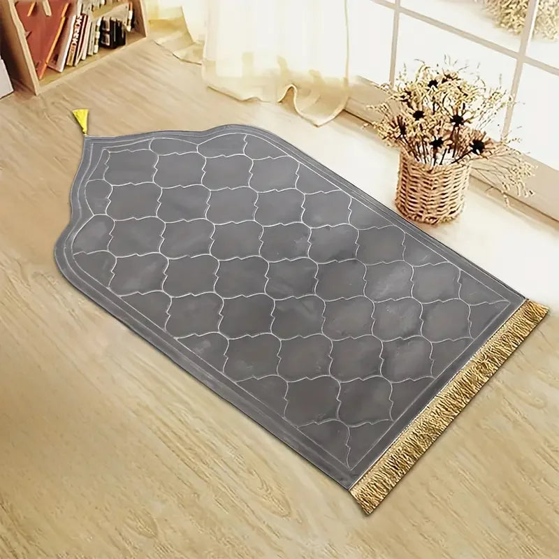 Thick Islamic Prayer Mat – Soft Flannel, Anti-Slip, with Tassels